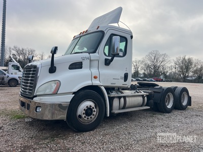 2012 Freightliner Cascadia 113 6x4 T/A Day Cab Truck Tractor (Inoperable)