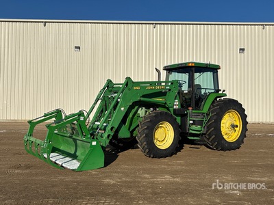 John Deere 8200 Tracteur agricole 4WD