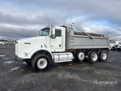 2014 Kenworth T800 8x4 を見 Dump Truck