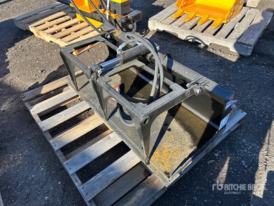 2025 GIYI 44 in Skid Steer Attachment Mounting Plate
