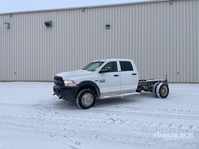 2015 Ram 5500 4x4 Crew Cab Cabina y chasis