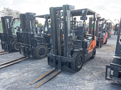 2023 Doosan G25E-7 4600 lb Pneumatic Tire Forklift