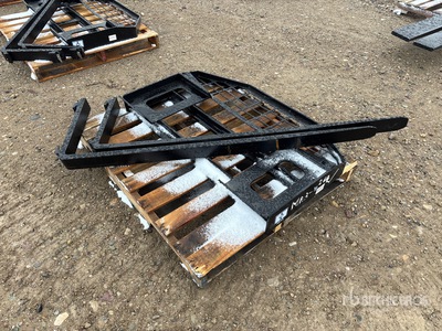 GIYI 60 in Skid Steer Forks