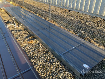 Quantity of (20) Grey Metal Roof Panels 20 Ft X 3 Ft その他 - 店舗 & 倉庫 (Unused)