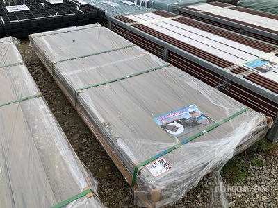 Quantity of (30) 94.5 in x 5.5 in Waterproof Outdoor Composite Plank 床張り