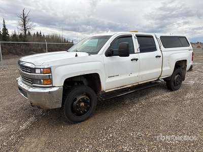 2015 Chevrolet Silverado 2500 HD 4x4 Crew Cab Pickup