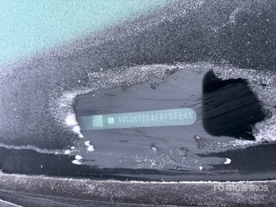 2014 Chevrolet Silverado 1500 4x4 Crew Cab بيك اب