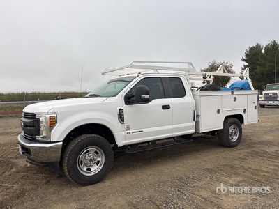 2019 Ford F-350 4x4 Extended Cab Ciężarówka użytkowa