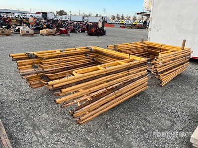 Quantity of Yellow 5 ft x 6 ft 6 in. Rusztowania