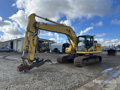 2016 Komatsu PC210LC-11 حفارة بجنزير