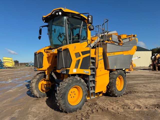 2020 Gregoire GL8.6 Self-Propelled Grape Harvester