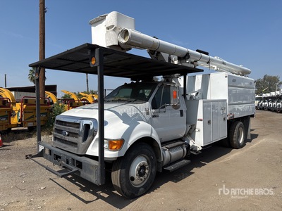 Altec 70 ft on 2015 Ford F-750 Super Duty XL 4x2 Forestry Camion à godets