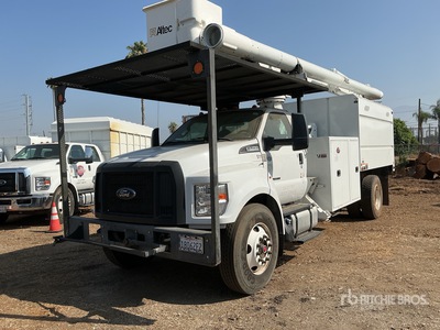 2017 Altec LR760-E70 70 ft on 2017 Ford 2017 F-750 Super Duty 4x2 Forestry Camion à godets