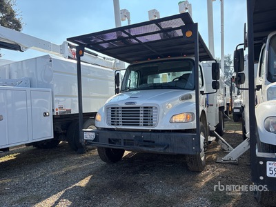2016 Freightliner M2 106 4x2 Camion à godets