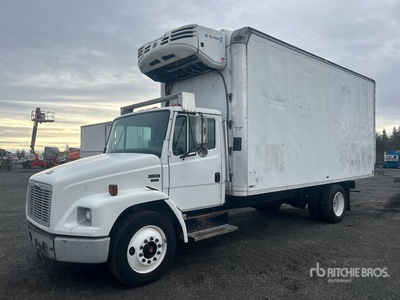 2003 Freightliner FL70 4x2 Autocarro frigorifero