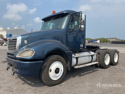 2007 Freightliner Columbia CL120 6x4 Tractocamion con Dormitorio / Tracteur Routier Couchette