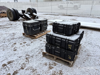 Quantity of (2) Pallets of Hardshell Beutel und Koffer