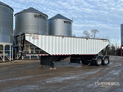 2020 Doepker 36 ft T/A Remorque à grains