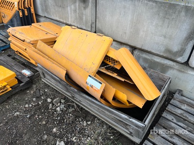 Quantity of Hyundai Miscellaneous Excavator Doors - Fits Hyundai