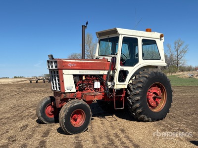 International Farmall 1066 Hydro Trattore agricolo 2RM