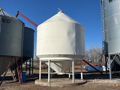 Trail Rite FB50 +/- 50 ton Smooth Wall Hopper Grain Bin