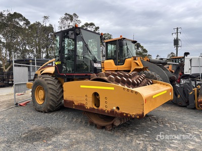 2007 Cat CP663E Rullo vibrante piedimontone