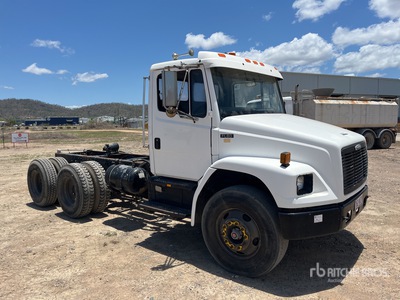 1997 Freightliner FL80 6x4 Cabine et châssis