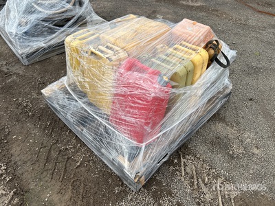 Quantity of Jerry Cans Altro materiale