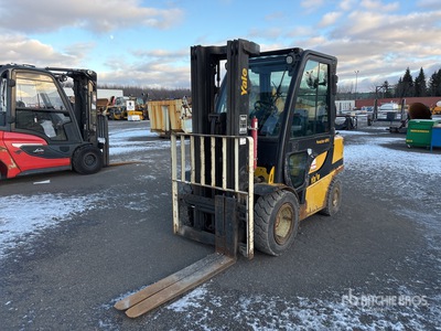 2015 Yale Veracitor 60VX 5750 lb Pneumatic Tire Forklift