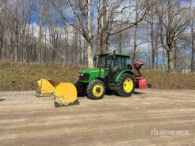 2006 John Deere 5325 جرار ذو دفع رباعي