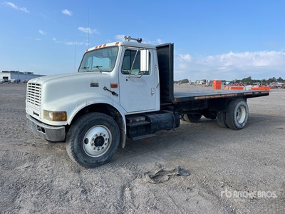 2001 International 4900 4x2 Flatbed Truck