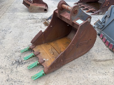 30 in Excavator Bucket - Fits Doosan 140