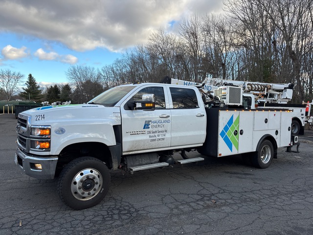 2019 Chevrolet Silverado 5500HD 4x4 Crew Cab Service Truck