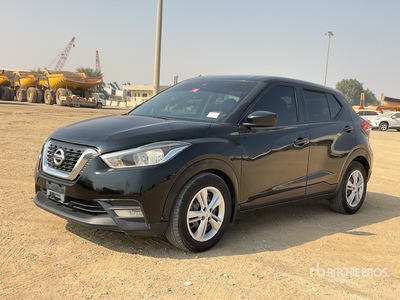 2021 Nissan Kicks 2WD سيارة رياضية متعددة الاستخدامات