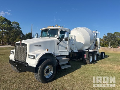 2001 Kenworth W900 8x4 Camion hormigonera