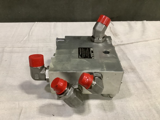(37) Predator Systems 200134-4 Hydraulic Power Distribution Manifolds