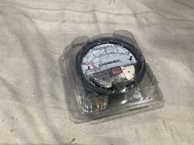 (26) Magnehelic 12-194058-00 Dial Indicating Differential Gages