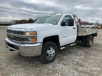 2015 Chevrolet 3500 HD 4x4 Flatbed Truck
