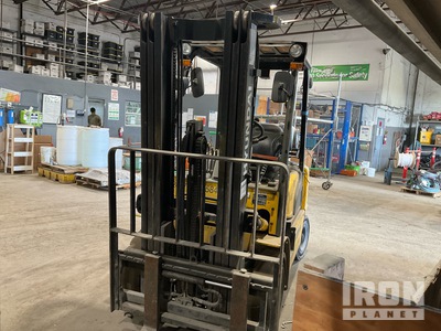 Hyundai 25L-7A 5000 lb Pneumatic Tire Forklift (Inoperable)