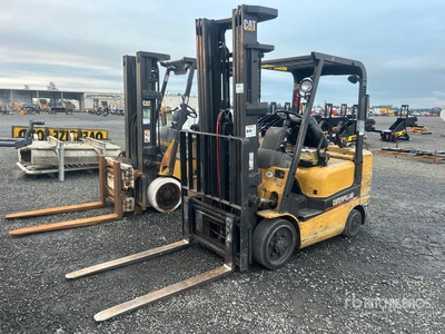 Cat 6CX25K 4400 lb Cushion Tire フォークリフト