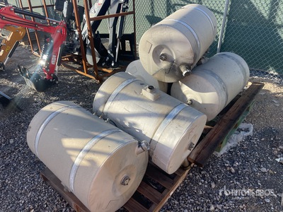 Quantity of (5) Aluminum Serbatoio carburante