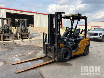Hyundai 30D-9 5890 lb Pneumatic Tire Wózek widłowy