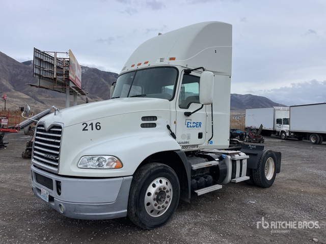 2013 Mack CXU612 4x2 S/A Day Cab Truck Tractor