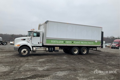 2014 Peterbilt 348 6x4 Autocarro furgonato