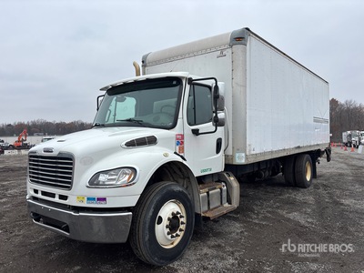 2015 Freightliner M2 106 4x2 Camion fourgon