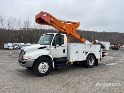 Versalift VST-5000 50 ft on 2008 International 4300 4x2 Camion de cubo