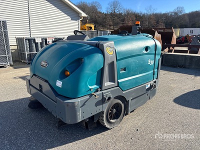 2022 Tennant S30 Ride-On Sweeper