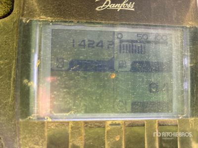 2016 Takeuchi TS80V Chargeuse à direction à glissement