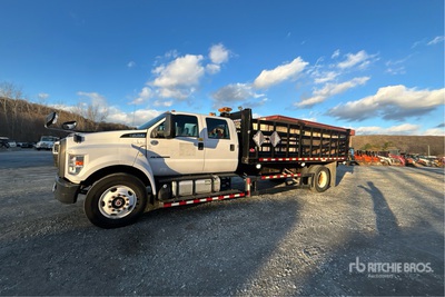 2018 Ford F-750 4x2 Crew Cab Flatbed Truck