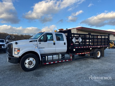 2018 Ford F-750 4x2 Crew Cab Table Top Truck